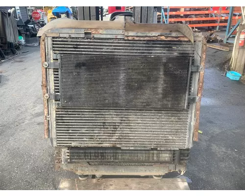 PETERBILT 367 Radiator