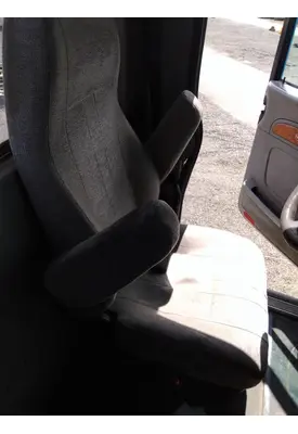 PETERBILT 367 SEAT, FRONT