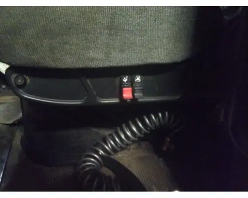 PETERBILT 367 SEAT, FRONT