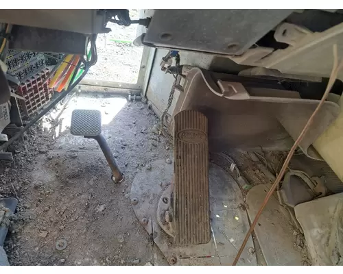 PETERBILT 373 Cab Mount