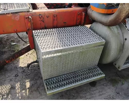 PETERBILT 375 Battery Box