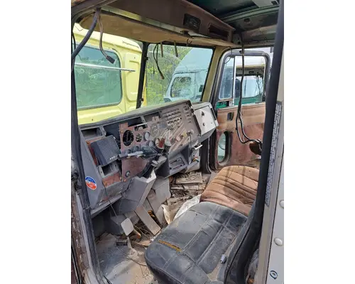 PETERBILT 375 Cab Mount