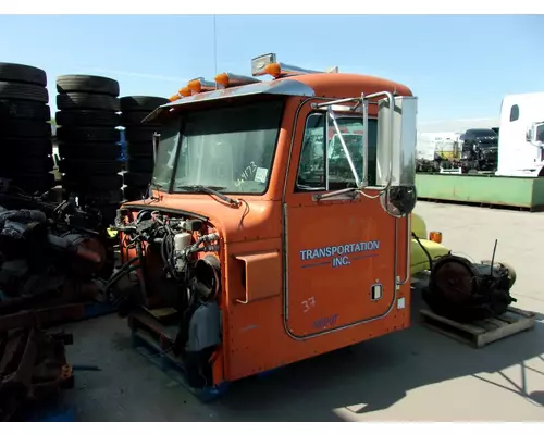 PETERBILT 375 Cab