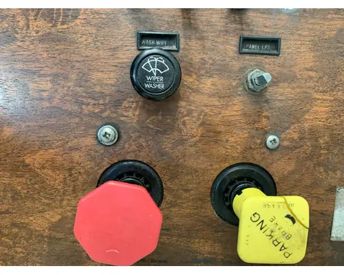 PETERBILT 375 Dash  Console Switch