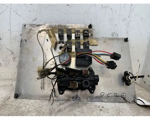 PETERBILT 375 Dash  Console Switch