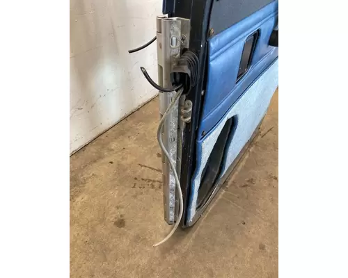 PETERBILT 375 Door Assembly, Front