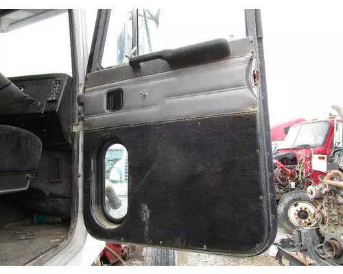 PETERBILT 375 Door Assembly, Front