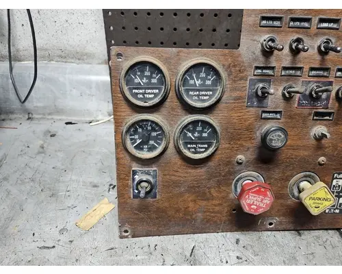 PETERBILT 375 Instrument Cluster