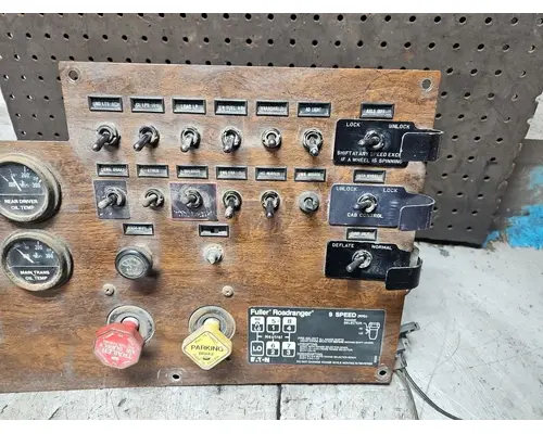 PETERBILT 375 Instrument Cluster