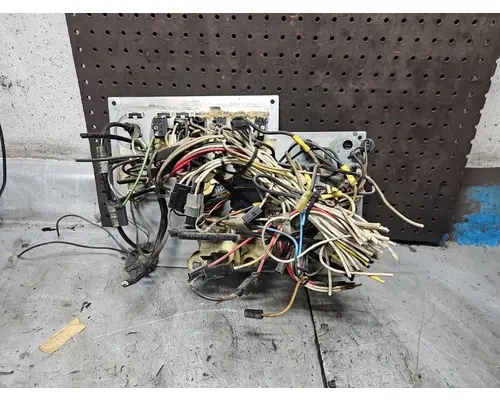 PETERBILT 375 Instrument Cluster