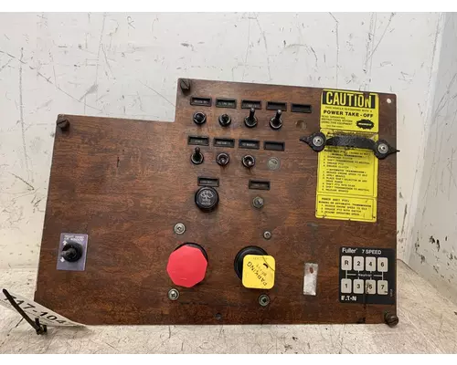 PETERBILT 375 Switch Panel