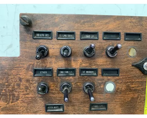 PETERBILT 375 Switch Panel