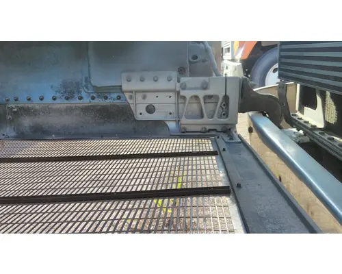 PETERBILT 377 1985-1997 HOOD