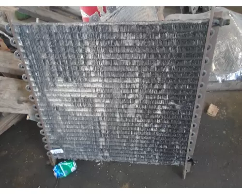 PETERBILT 377/378/379_41414 AC Condenser