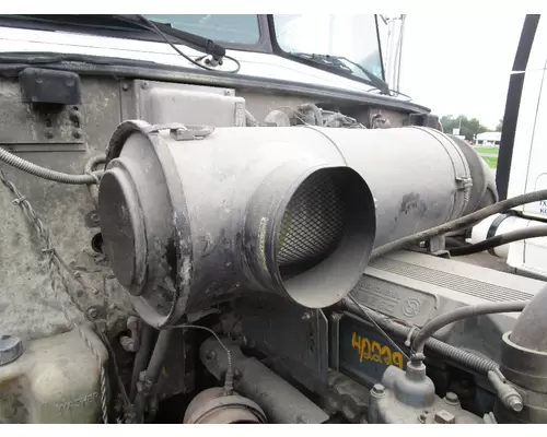 PETERBILT 377 Air Cleaner