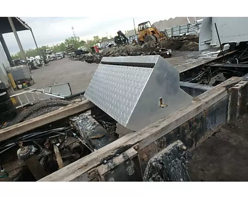 PETERBILT 377 Battery Tray