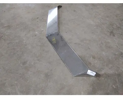 PETERBILT 377 CAB CLIP