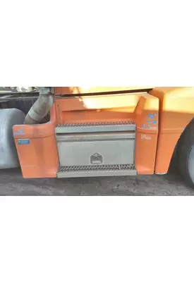 PETERBILT 377 CAB SKIRT/SIDE FAIRING