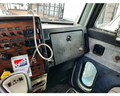 PETERBILT 377 CAB