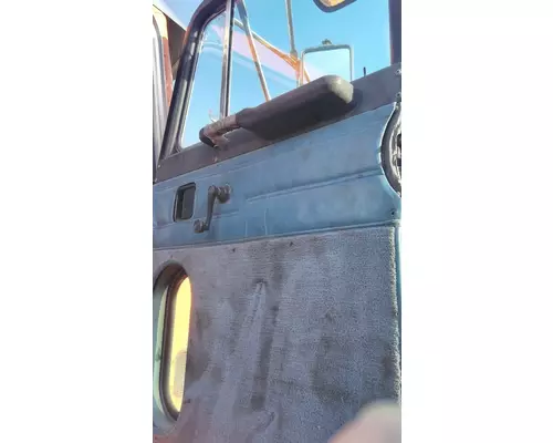 PETERBILT 377 CAB