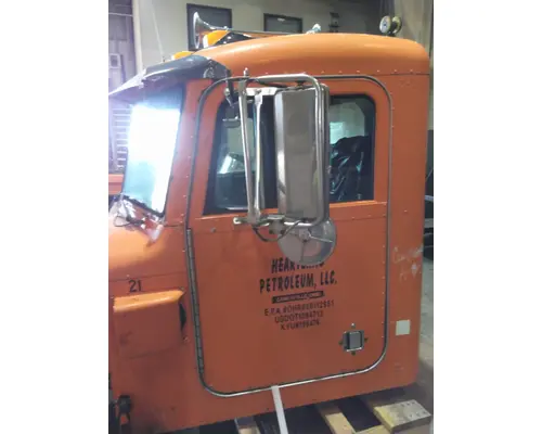 PETERBILT 377 CAB