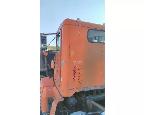 PETERBILT 377 CAB