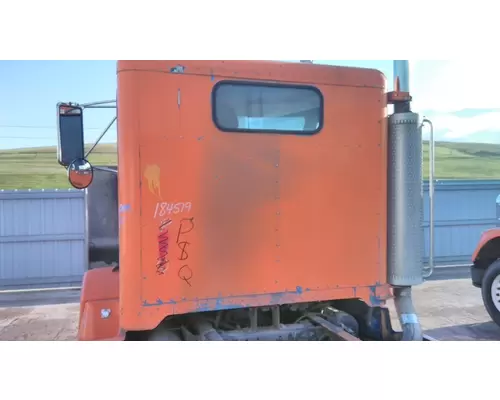 PETERBILT 377 CAB