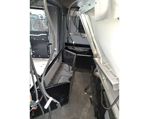 PETERBILT 377 Cab Mount
