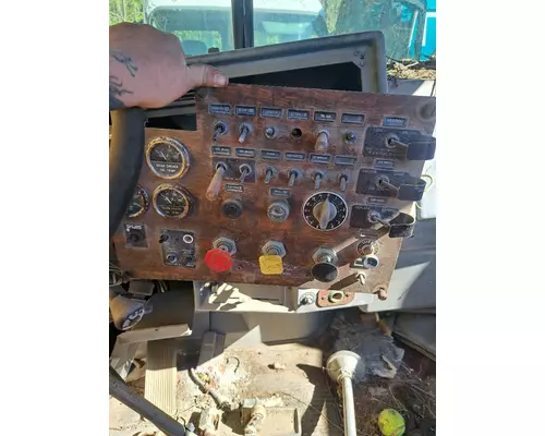 PETERBILT 377 Cab Mount