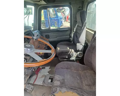 PETERBILT 377 Cab Mount