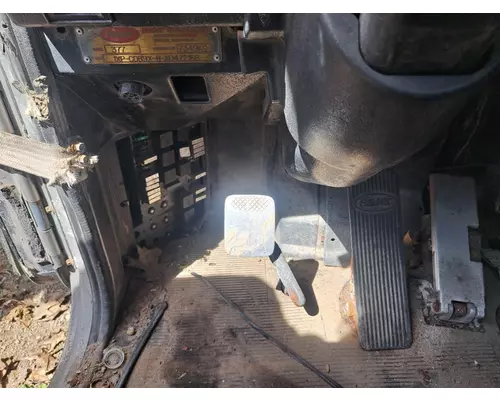 PETERBILT 377 Cab Mount