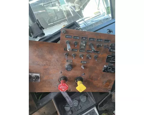 PETERBILT 377 Cab Mount