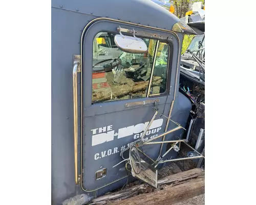 PETERBILT 377 Cab