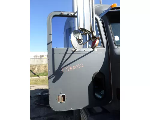 PETERBILT 377 DOOR ASSEMBLY, FRONT