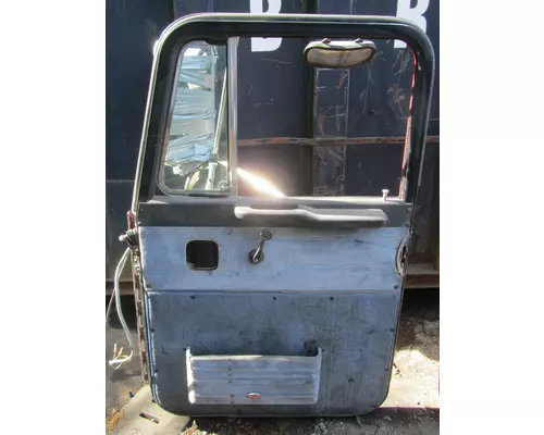 PETERBILT 377 Door Assembly, Front