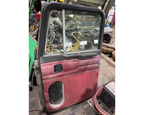 PETERBILT 377 Door Assembly, Front