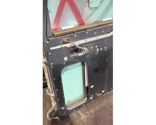 PETERBILT 377 Door Assembly, Front