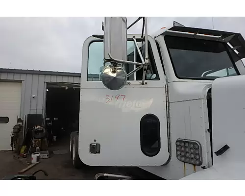 PETERBILT 377 Door Assembly, Front