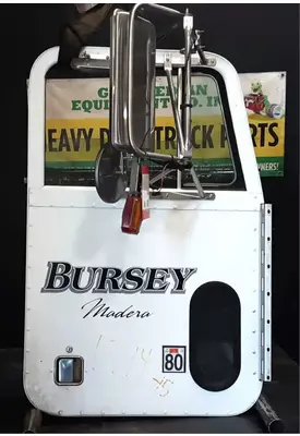 PETERBILT 377 Door Assembly, Front