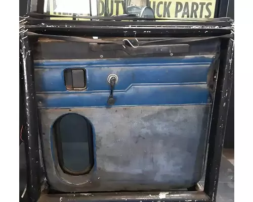PETERBILT 377 Door Assembly, Front