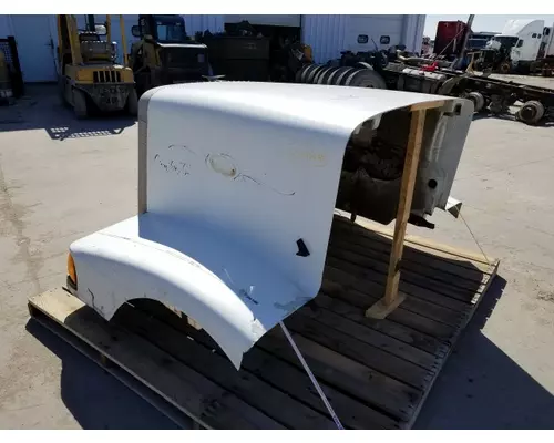 PETERBILT 377 HOOD