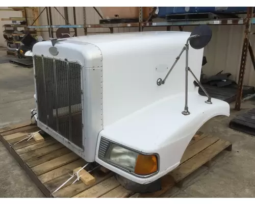 PETERBILT 377 HOOD