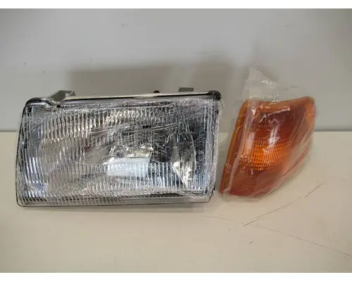 PETERBILT 377 Headlamp Assembly