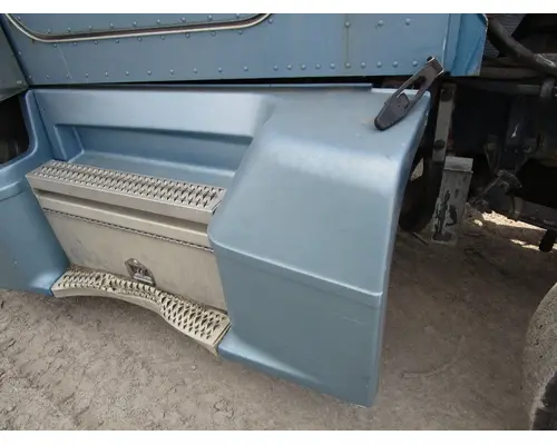 PETERBILT 377 Side Fairing