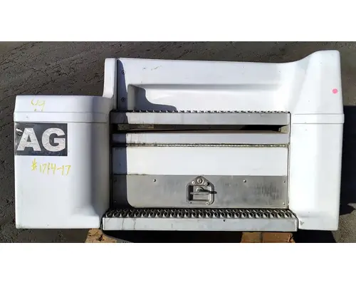 PETERBILT 377 Side Fairing