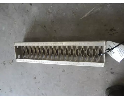 PETERBILT 377 Step (Frame, Fuel Tank, Fairing)