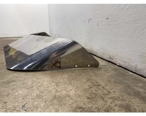 PETERBILT 377 Sun Visor (External)