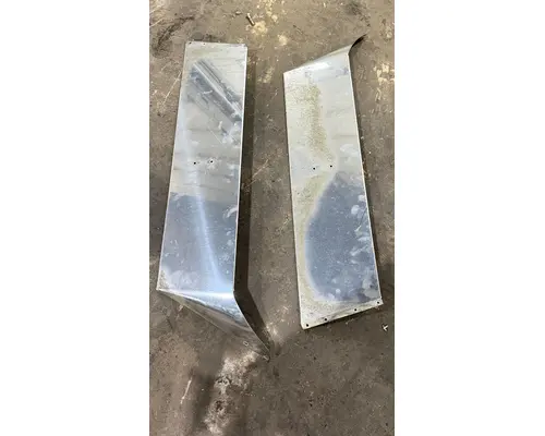 PETERBILT 377 Sun Visor (External)