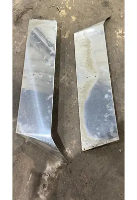 PETERBILT 377 Sun Visor (External)