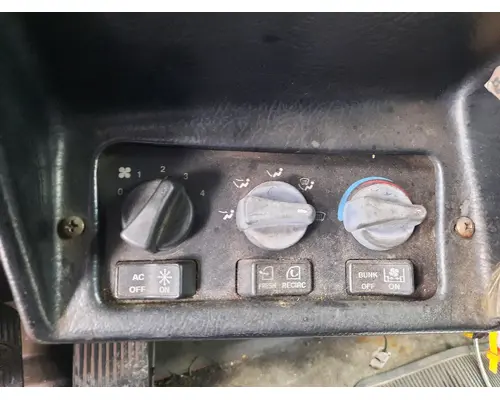 PETERBILT 377 TEMPERATURE CONTROL